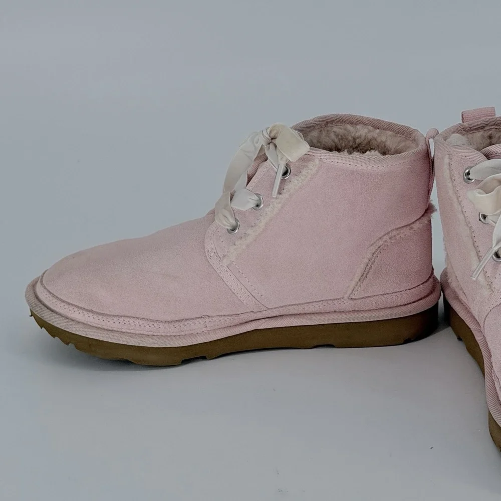 UGG Neumel II Spill Seam Boots Girls Size 5 Light Pink Suede